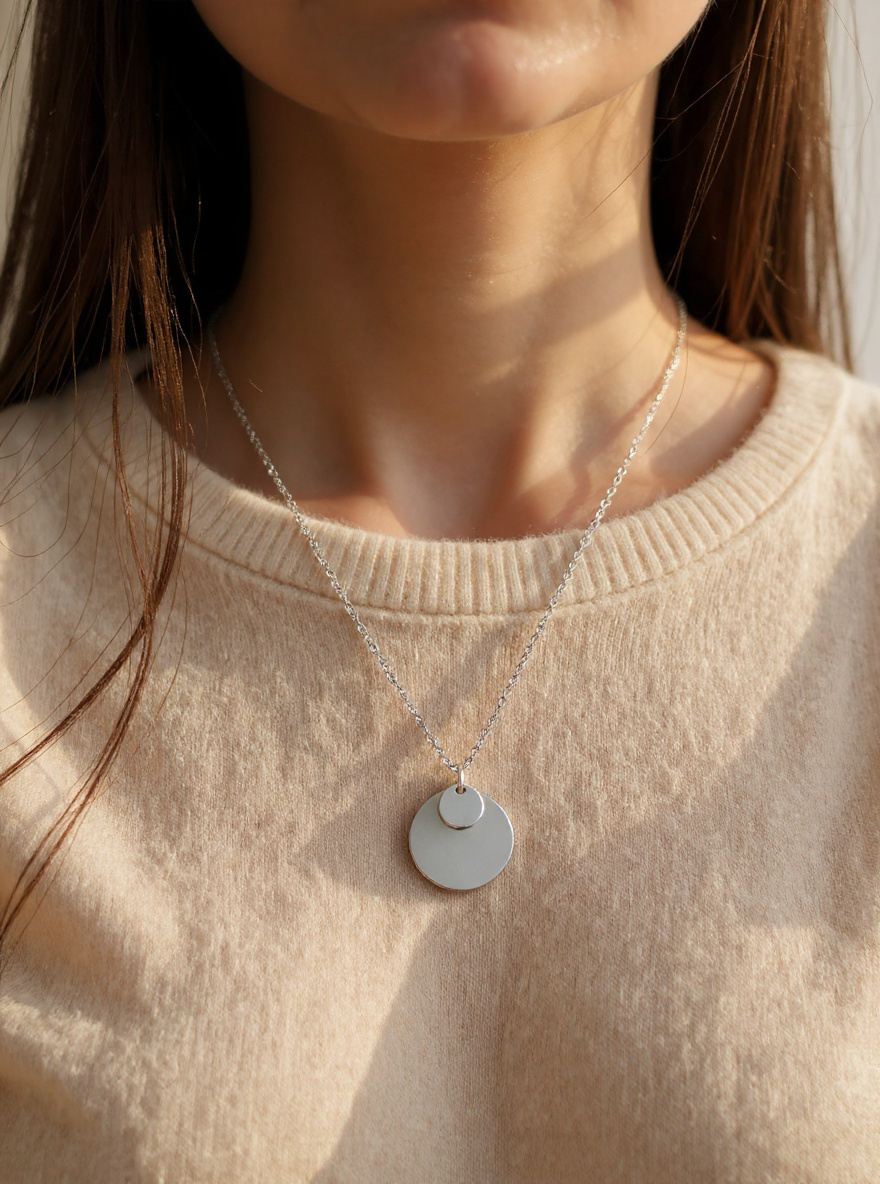 Collier l'éclat attirant argent