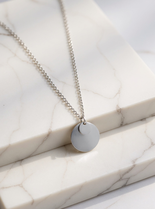 Collier l'éclat attirant argent