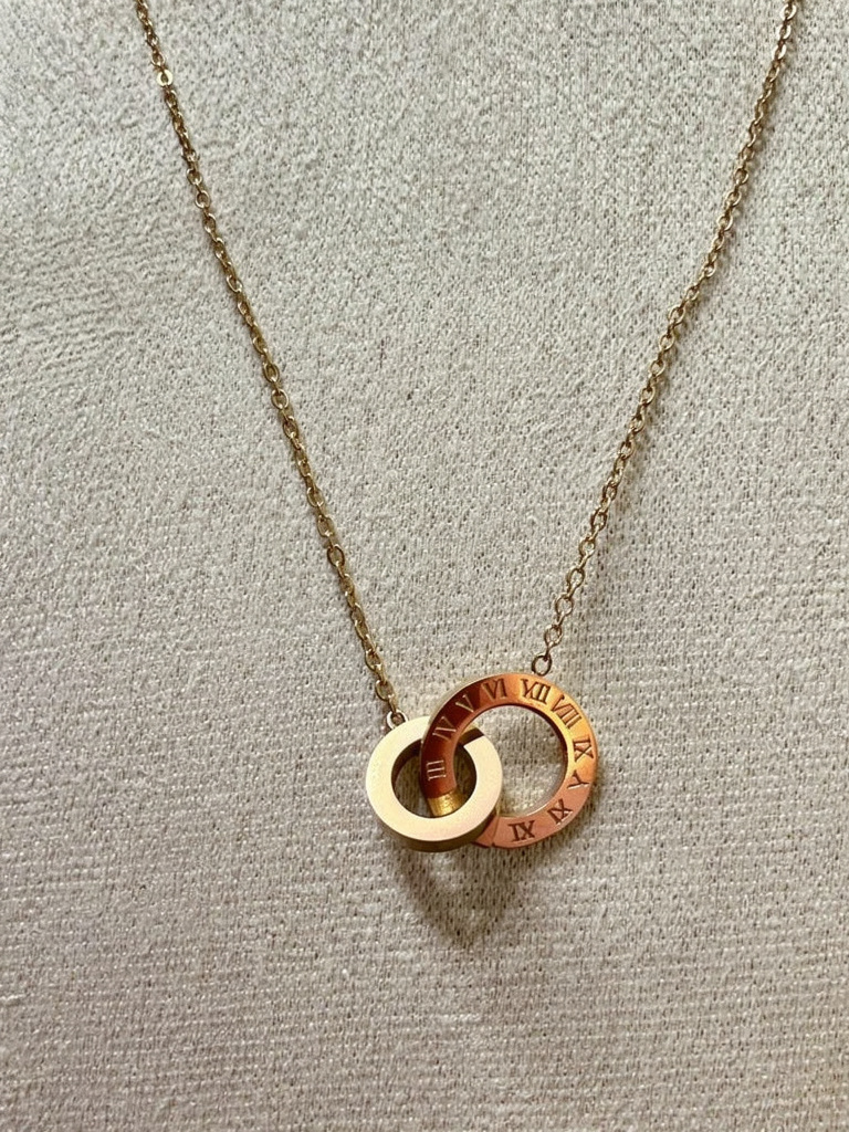 Collier les anneaux d'éternité doré