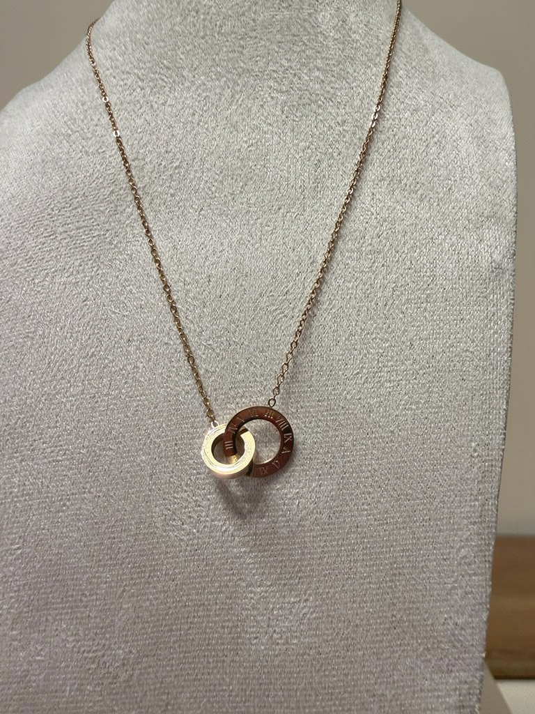 Collier les anneaux d'éternité doré