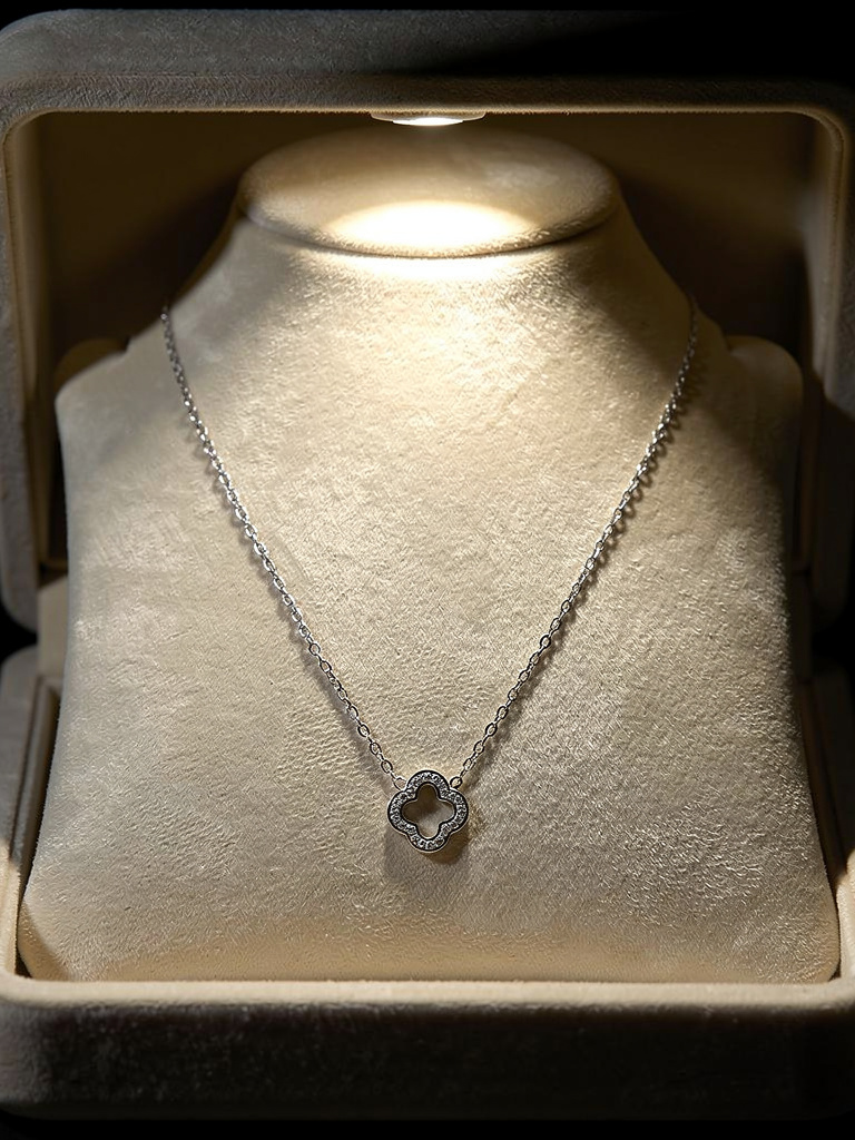 Collier Lumière sacrée argenté