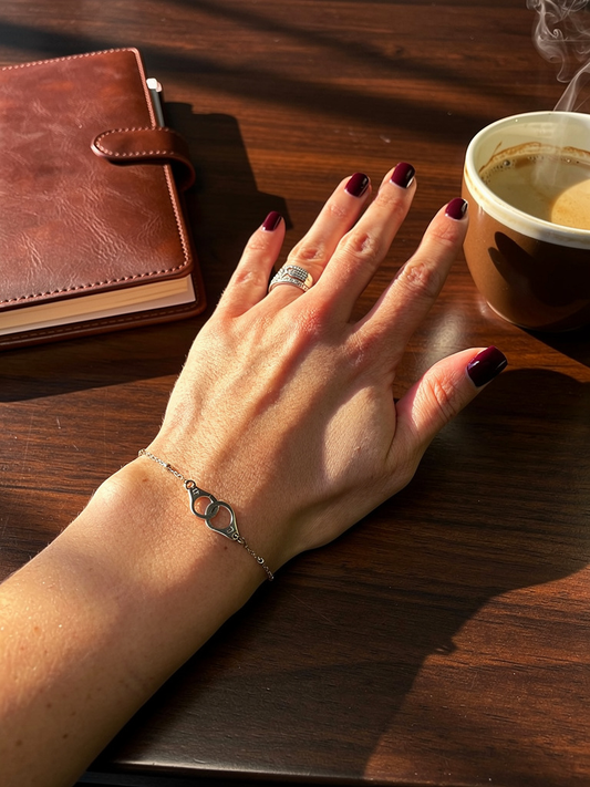 Bracelet attache éternelle argenté