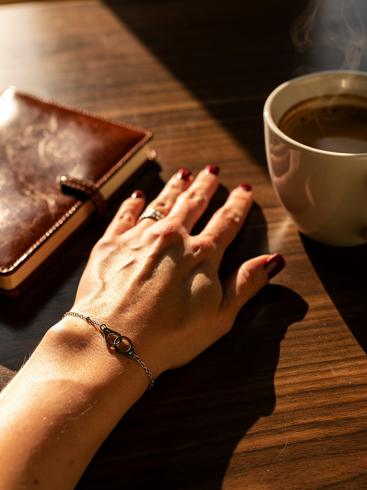 Bracelet attache éternelle argenté