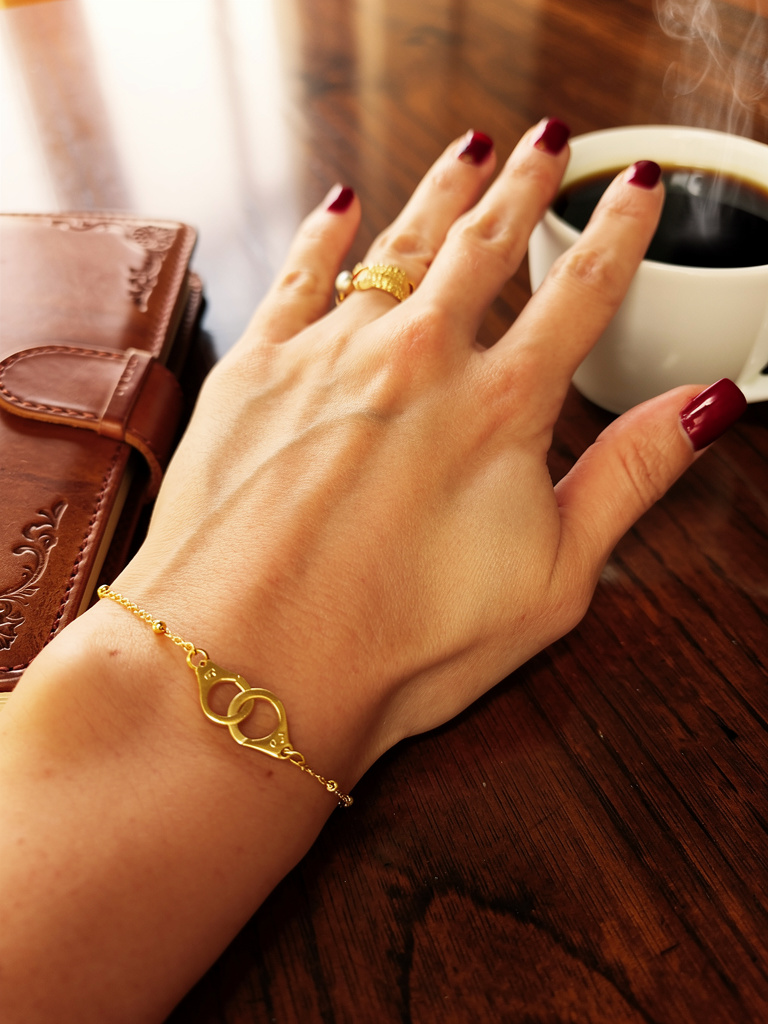 Bracelet attache éternelle doré